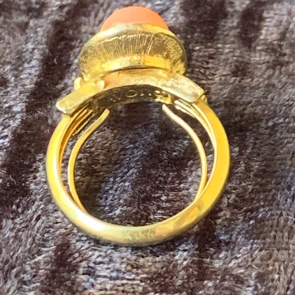 Vintage Avon Spindrift faux coral ring - Picture 6 of 6